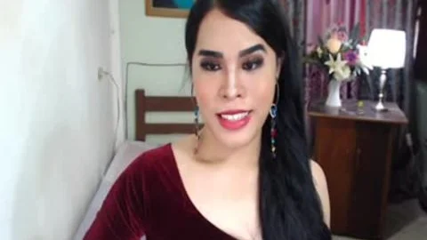 Pinay Beauty ladyboy wild 10-Pounder handjob