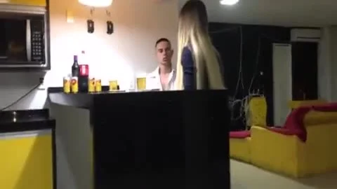 Gabi Lins receive banged