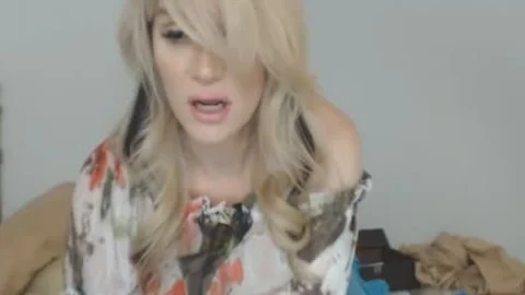 pretty pleasing shemale Massturbates Her dick Hard
