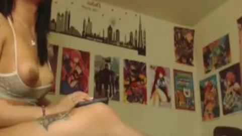 Indonesian shemale gets ass