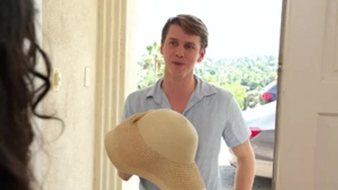 Transfixed: Bubbly Babe Gets Lucky