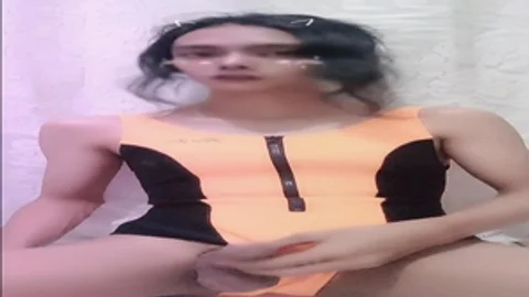 oriental lady-boy Masturbation before Swimming